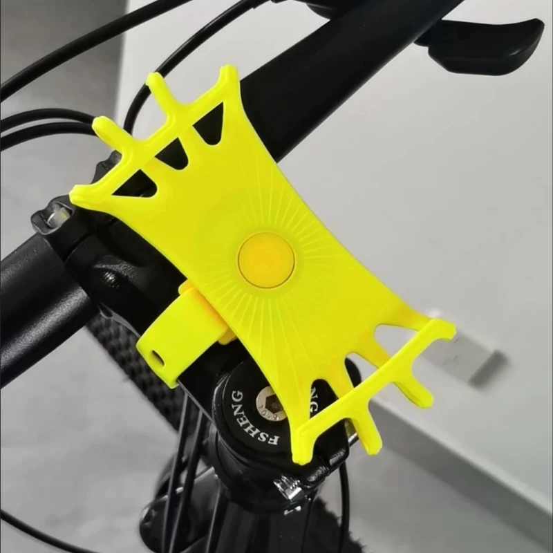 Phone Mount, Precision Tilt Adjustment & Landscape/Portrait Switching, Ensures Optimal Navigation Visibility During Riding
Phone Mount, Precision Tilt Adjustment & Landscape/Portrait Switching, Ensures Optimal Navigation Visibility During Riding