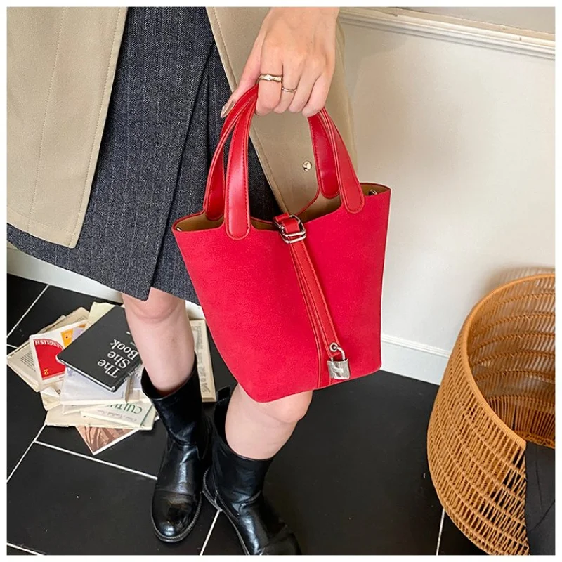 Женская сумка через плечо из бархатной кожи, повседневная, винтажная, популярная, прочная, просторная, мягкая, в современном стиле