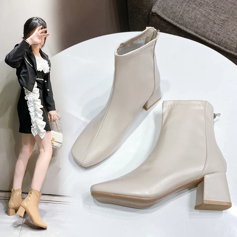Casual Women's Thick Heel Medium Heel Boots Women's 2025 New Winter Square Toe Back Zipper Heightening Short Boots
Casual Women's Thick Heel Medium Heel Boots Women's 2025 New Winter Square Toe Back Zipper Heightening Short Boots