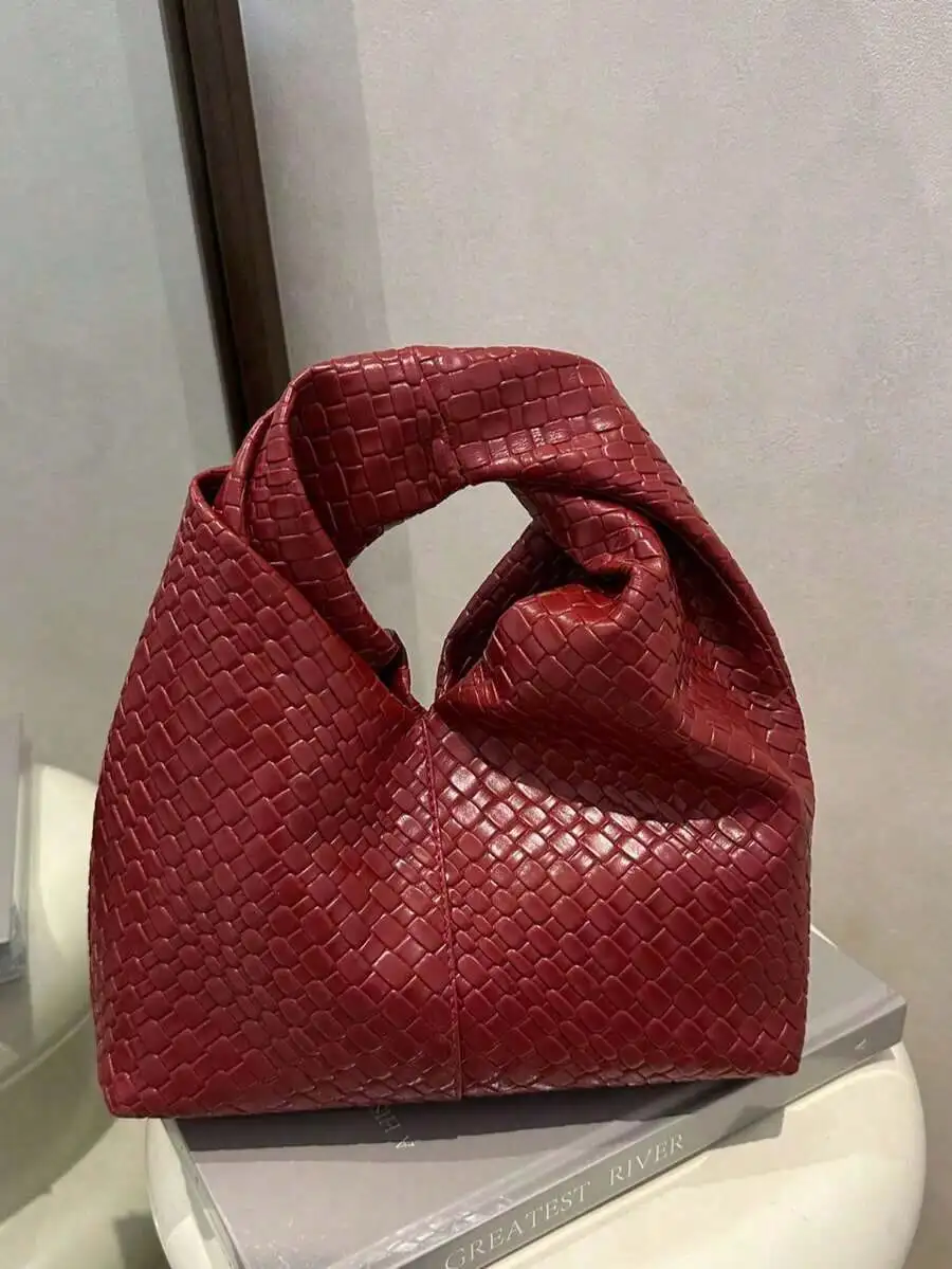 Fashionable Versatile Solid Color New PU Shoulder Bag, Casual Minimalist French Striped Small Bag, Women Handbag
Fashionable Versatile Solid Color New PU Shoulder Bag, Casual Minimalist French Striped Small Bag, Women Handbag