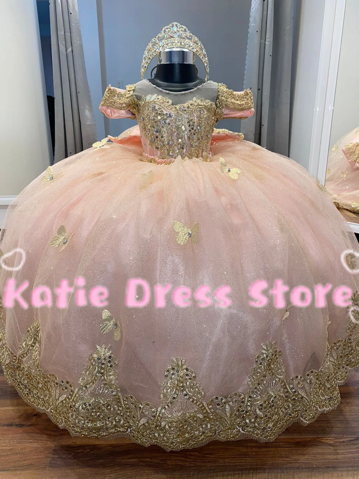 Light Pink Flower Girl Dress For Wedding Butterfly Applique Sequins Tulle Kids Birthday Party First Communion Gowns Customized
Light Pink Flower Girl Dress For Wedding Butterfly Applique Sequins Tulle Kids Birthday Party First Communion Gowns Customized