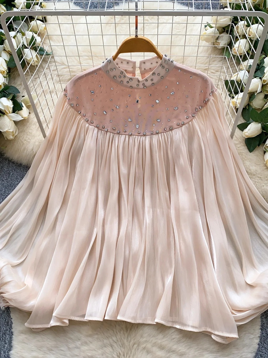 Fashionable Court Style Heavy Embellished Net Lace Loose Lantern Sleeve Shiny Mesh Shirt Women's Korean Style Breathable Poly...
Fashionable Court Style Heavy Embellished Net Lace Loose Lantern Sleeve Shiny Mesh Shirt Women's Korean Style Breathable Poly...