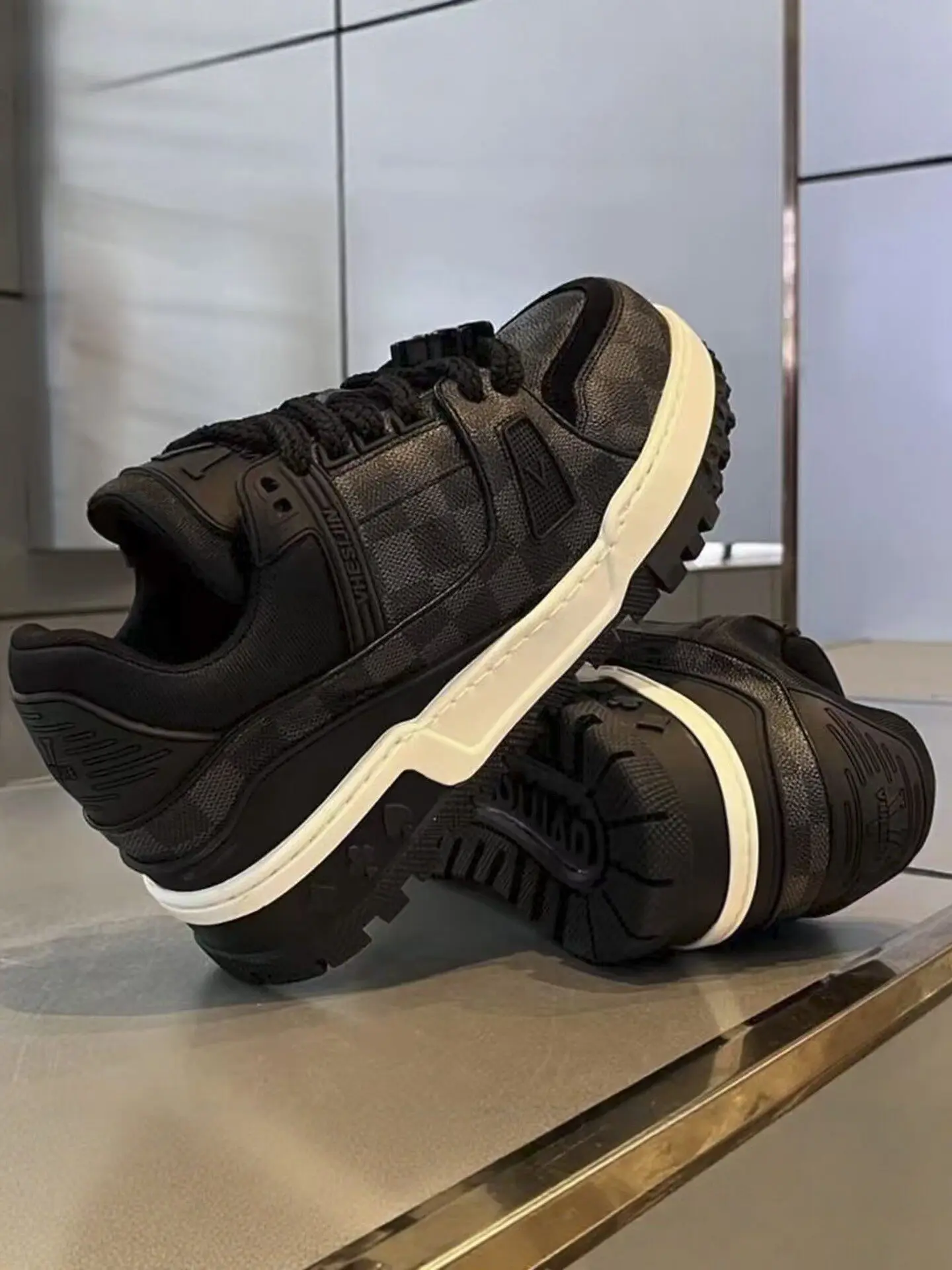 2026 autumn men's fashion versatile casual sports warm platform dad shoes
2026 autumn men's fashion versatile casual sports warm platform dad shoes
