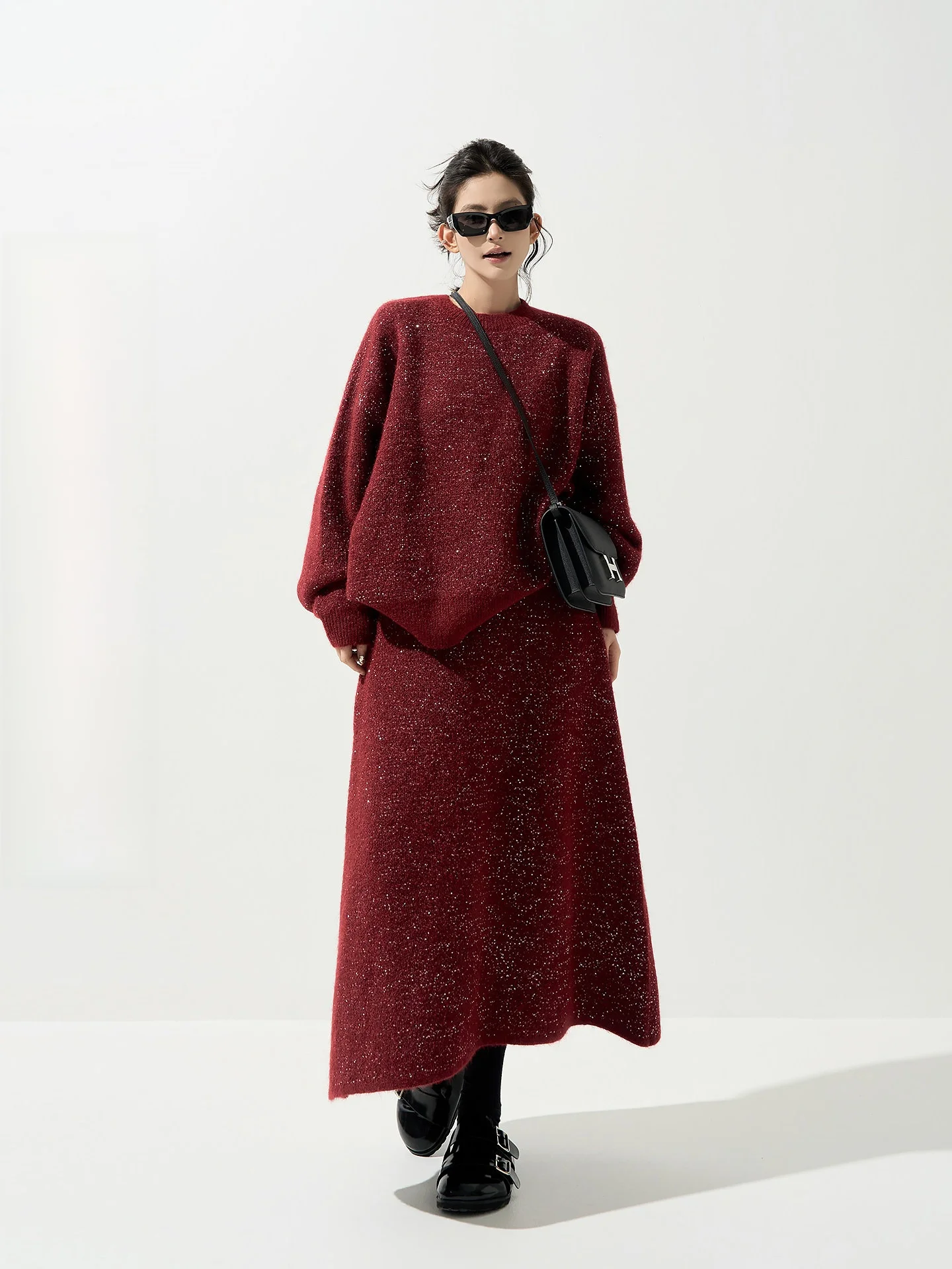 Wutong Soft iny Long Sve Women's Sweater Loose round Ne Korean Sle Autumn Winter Warm Top Skirt Set Sparkling Sequin
Wutong Soft iny Long Sve Women's Sweater Loose round Ne Korean Sle Autumn Winter Warm Top Skirt Set Sparkling Sequin