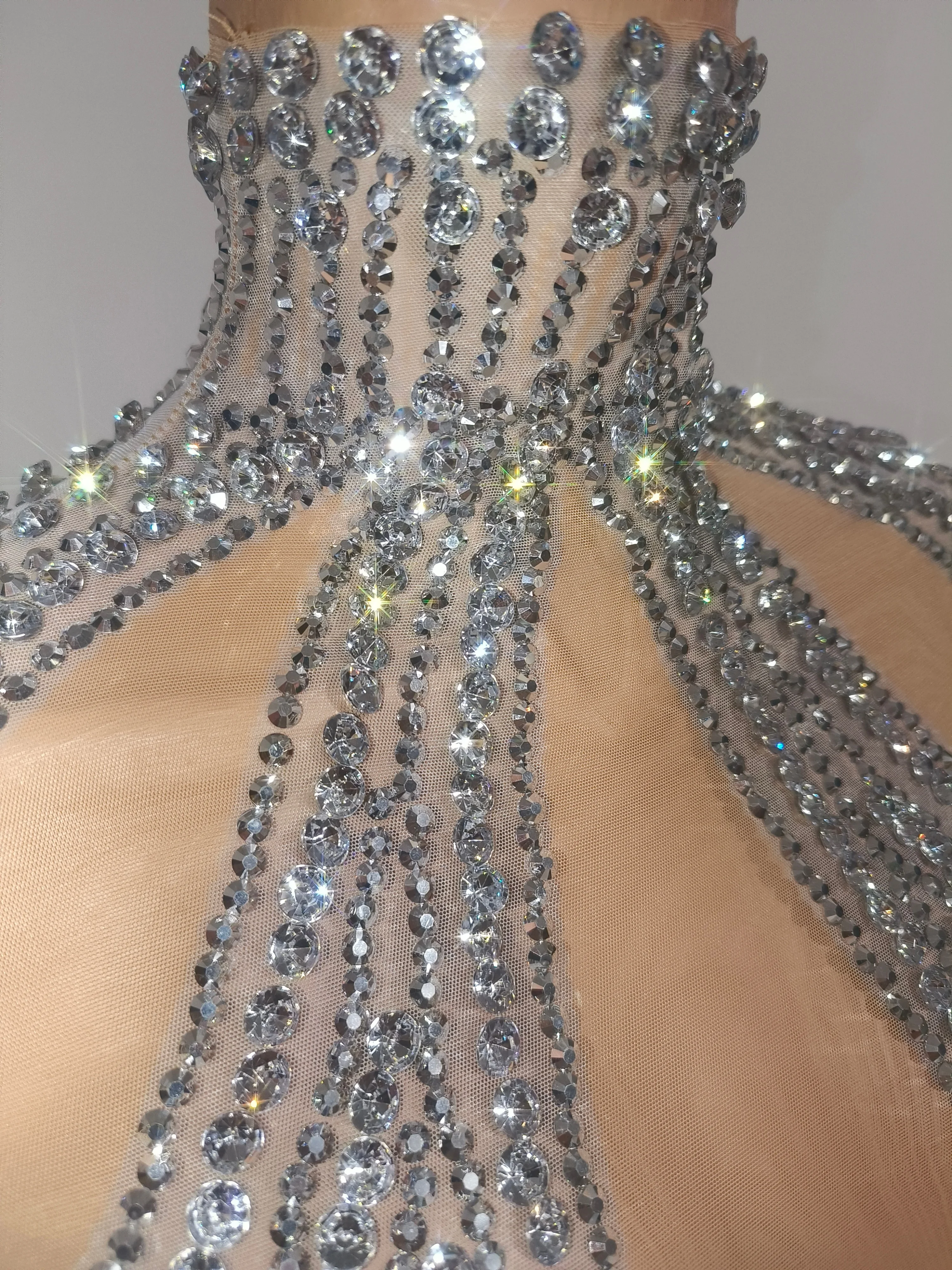 Luxury Silver Allover Rhinestone Mesh Dress Tassel Fringe Floor Train Photoshoots Women Stage Performance Nightclub Party Outfi
Luxury Silver Allover Rhinestone Mesh Dress Tassel Fringe Floor Train Photoshoots Women Stage Performance Nightclub Party Outfi