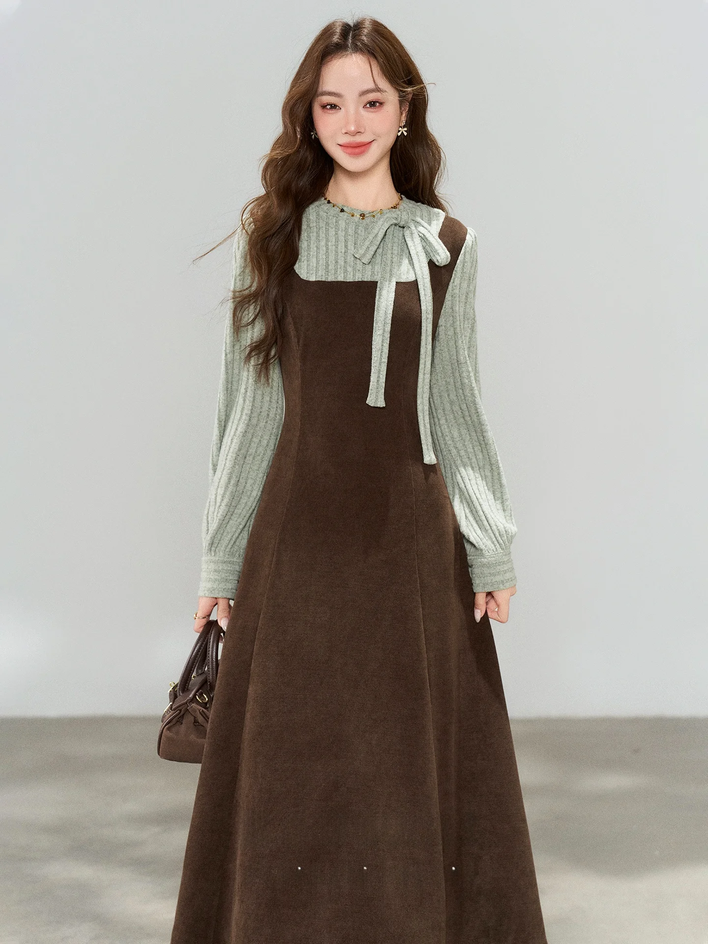 Autumn Winter New Style French Vintage Coffee Knot Long Sleeve Dress Women's Inner Wear Midi Dress Soft Medium Thic...
Autumn Winter New Style French Vintage Coffee Knot Long Sleeve Dress Women's Inner Wear Midi Dress Soft Medium Thic...