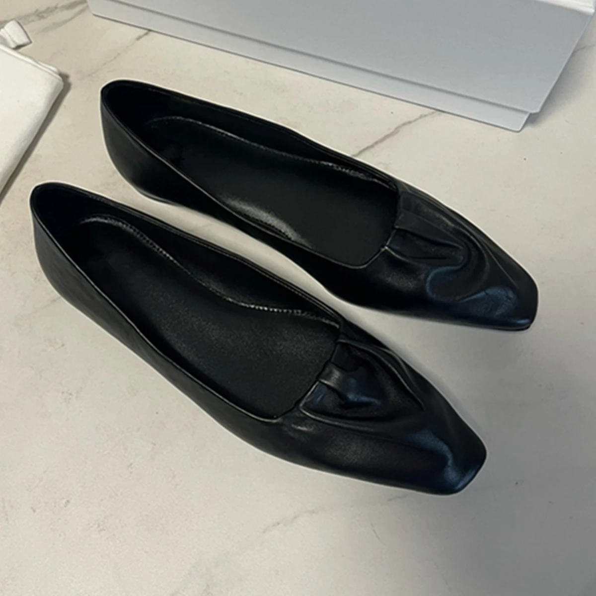 Maxdutti 2024 Autumn New Shoes French Retro Flat Shoes Minimalist Leather Soft Ballet Shoes Women Slip-On Loafers Women
Maxdutti 2024 Autumn New Shoes French Retro Flat Shoes Minimalist Leather Soft Ballet Shoes Women Slip-On Loafers Women