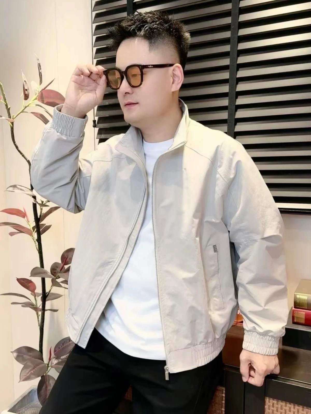 Spring Summer New Style Men's Casual Shoulder Drop Jacket Stand Collar Outdoor Breathable Comfortable Polyester Fabric Coat
Spring Summer New Style Men's Casual Shoulder Drop Jacket Stand Collar Outdoor Breathable Comfortable Polyester Fabric Coat