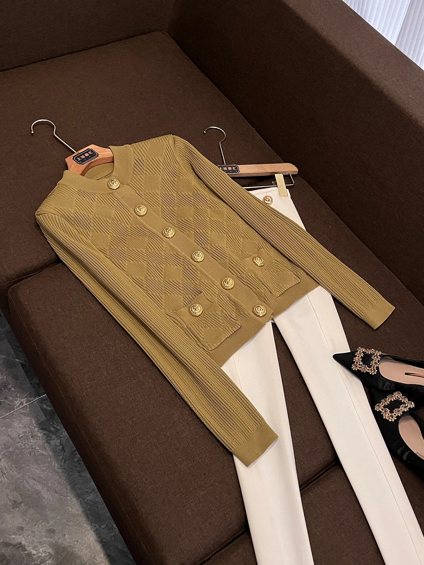 Military een Knitted Open Cardigan Embroidered Diamond Pattern round Ne Metal Button Slim Fit Top French Sle Women's Sw...
Military een Knitted Open Cardigan Embroidered Diamond Pattern round Ne Metal Button Slim Fit Top French Sle Women's Sw...