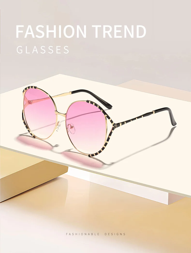 1Pc Fashionable High-End Gold-Framed Large Round Sunglasses, Uv Protection, Light Luxury Style, Versatile, Stylish
1Pc Fashionable High-End Gold-Framed Large Round Sunglasses, Uv Protection, Light Luxury Style, Versatile, Stylish