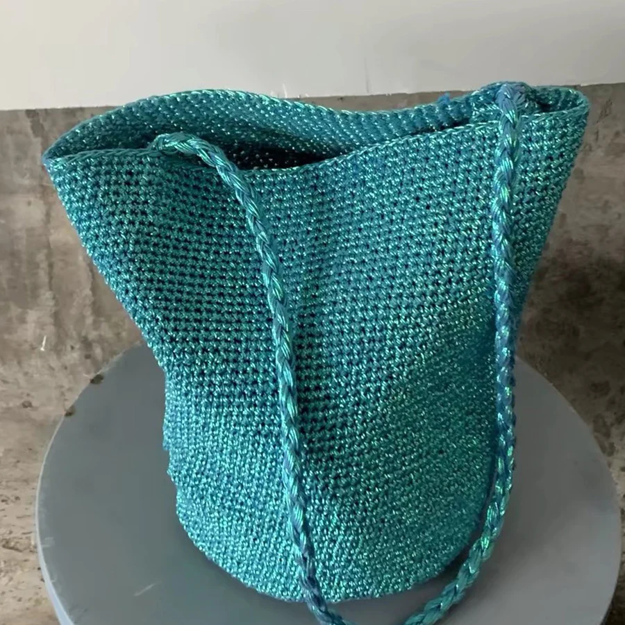 New Large Capacity Handwoven Bucket Bag Solid Color Boho Metal Line Bucket Bag Straw Design Handmade Crossbody Bag Summer Beach
New Large Capacity Handwoven Bucket Bag Solid Color Boho Metal Line Bucket Bag Straw Design Handmade Crossbody Bag Summer Beach