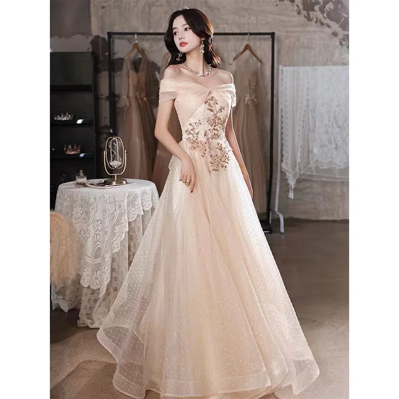 Champagne Strapless Women's Evening Dresses A-Line Exquisite Glitter Appliques Sequin Beading Off Shoulder Tulle Prom Party Gown
Champagne Strapless Women's Evening Dresses A-Line Exquisite Glitter Appliques Sequin Beading Off Shoulder Tulle Prom Party Gown