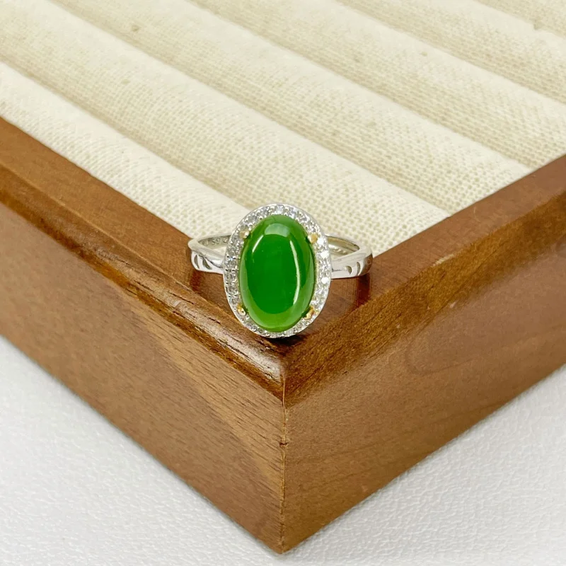 Hetian Jade S925 Роскошное классическое серебряное кольцо полного зеленого дизайна
Hetian Jade S925 Роскошное классическое серебряное кольцо полного зеленого дизайна