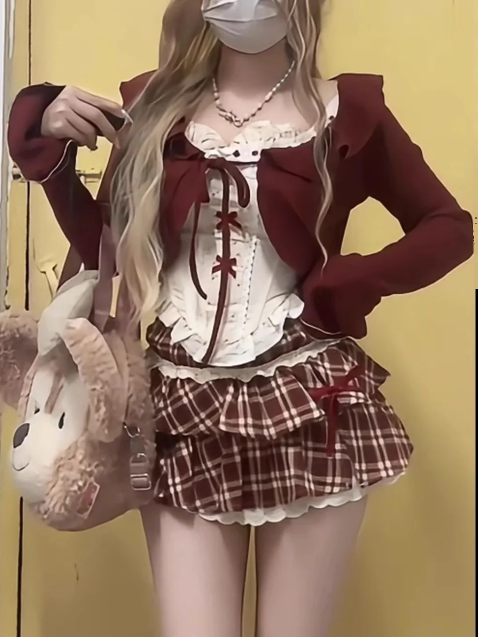 Шикарный красный комплект из футболки Ele Красивая клетчатая юбка-тортик Женский модный комплект Лето 2024, новинка Sle из полиэстера ort Sve...
Шикарный красный комплект из футболки Ele Красивая клетчатая юбка-тортик Женский модный комплект Лето 2024, новинка Sle из полиэстера ort Sve...