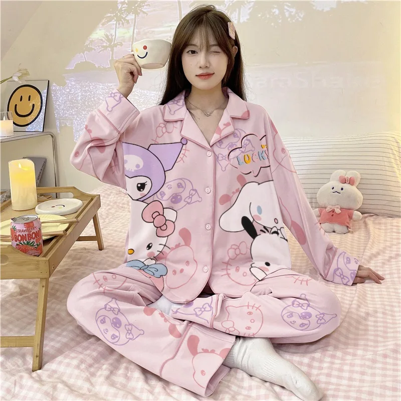 Женский пижамный комплект Hello Kitty из облачного хлопка для весны и осени: лонгслив и брюки, милый, мягкий, удобный, для дома и отдыха
Женский пижамный комплект Hello Kitty из облачного хлопка для весны и осени: лонгслив и брюки, милый, мягкий, удобный, для дома и отдыха