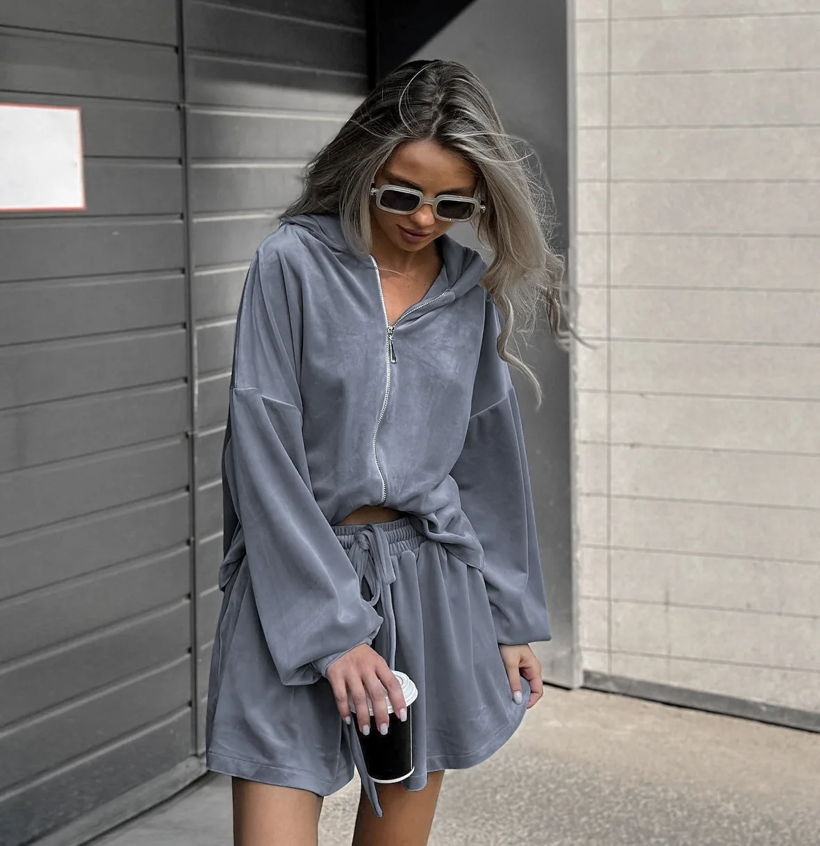 Street Velvet Shorts Outfit Spring Women Long Sleeves Zipper Hooded Coat+High Waist Loose Drawstring Shorts Summer Two Piece Set
Street Velvet Shorts Outfit Spring Women Long Sleeves Zipper Hooded Coat+High Waist Loose Drawstring Shorts Summer Two Piece Set