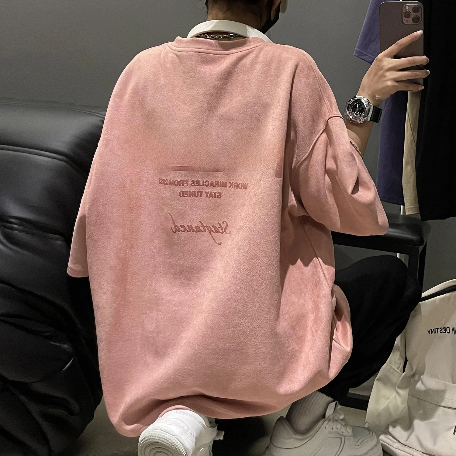 Oversize Seven-Quarter Sve T-irt for Men in Pink Suede Heavyweight American Retro Sle Casual Faion
Oversize Seven-Quarter Sve T-irt for Men in Pink Suede Heavyweight American Retro Sle Casual Faion