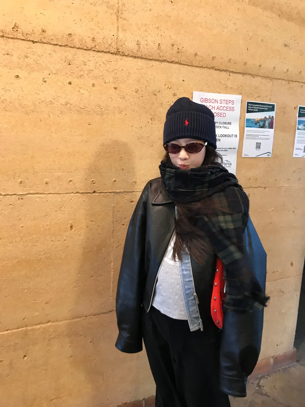 Свободная кожаная верхняя одежда Jaet ort в стиле ретро, повседневная женская осенне-зимняя новинка Sle Xianai No Spice Faionable, дизайн на молнии
Свободная кожаная верхняя одежда Jaet ort в стиле ретро, повседневная женская осенне-зимняя новинка Sle Xianai No Spice Faionable, дизайн на молнии