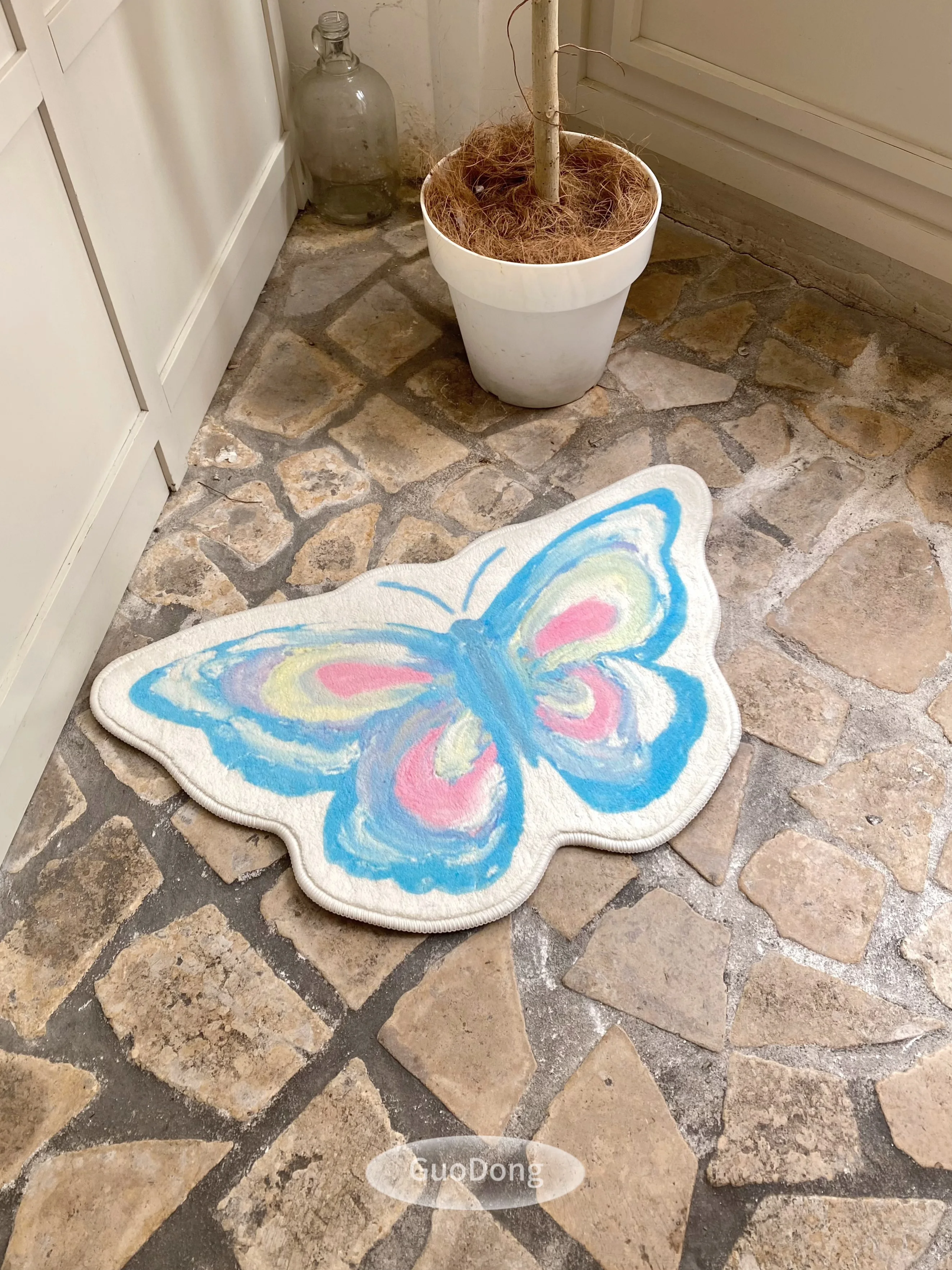 Мягкий прикроватный ковер VIKAMA с бабочкой для спальни, мультяшный и милый, подходит для спальни и гостиной, ковер, украшение дома
Мягкий прикроватный ковер VIKAMA с бабочкой для спальни, мультяшный и милый, подходит для спальни и гостиной, ковер, украшение дома