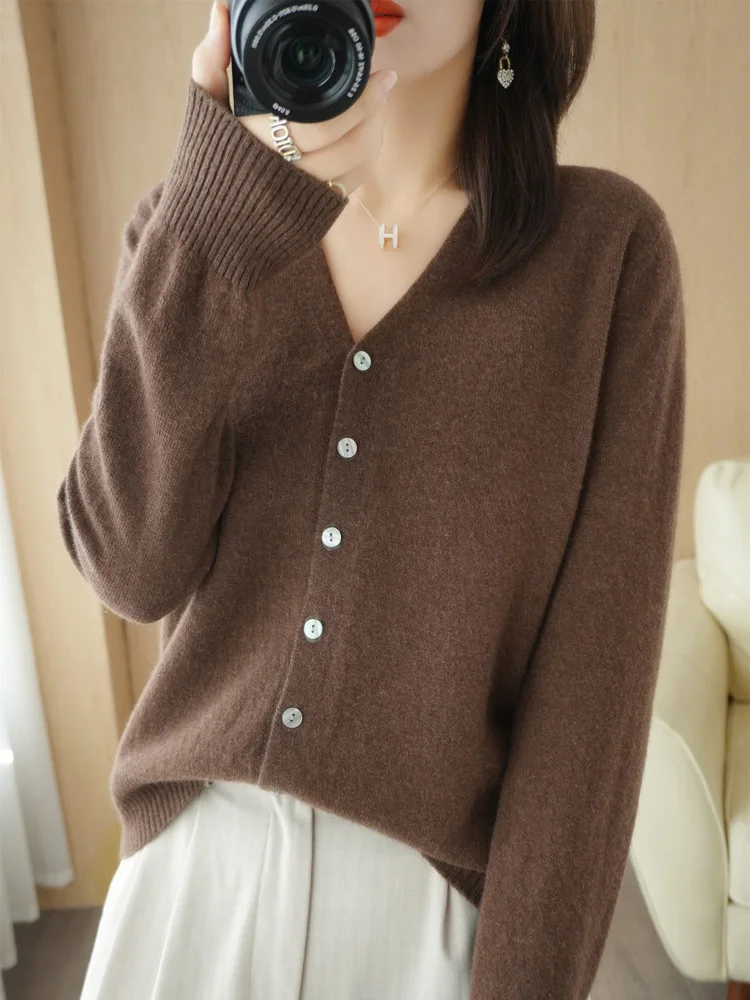 2025 Sping New Women's Cardigan Fashion Sweaters Knitted V-neck Pullovers Long Sleeve Female Jumpers Wool Outerwear Lady Clothes
2025 Sping New Women's Cardigan Fashion Sweaters Knitted V-neck Pullovers Long Sleeve Female Jumpers Wool Outerwear Lady Clothes