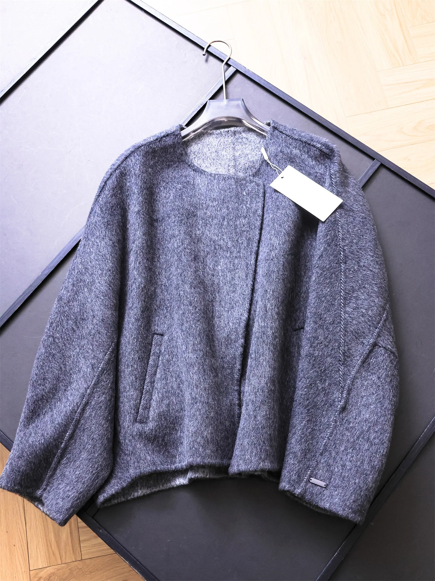 Double-Sided Cashmere Loose Batwing Long Sleeve Winter New Style Korean Pure Color Woolen Coat Women's Outerwear B862
Double-Sided Cashmere Loose Batwing Long Sleeve Winter New Style Korean Pure Color Woolen Coat Women's Outerwear B862
