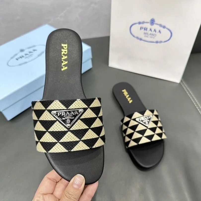 Triangular Embroidery Vintage Flat-bottomed Women's Slippers, 2026 Summer New Style Beach Wedge Sandals, Flip-flops
Triangular Embroidery Vintage Flat-bottomed Women's Slippers, 2026 Summer New Style Beach Wedge Sandals, Flip-flops