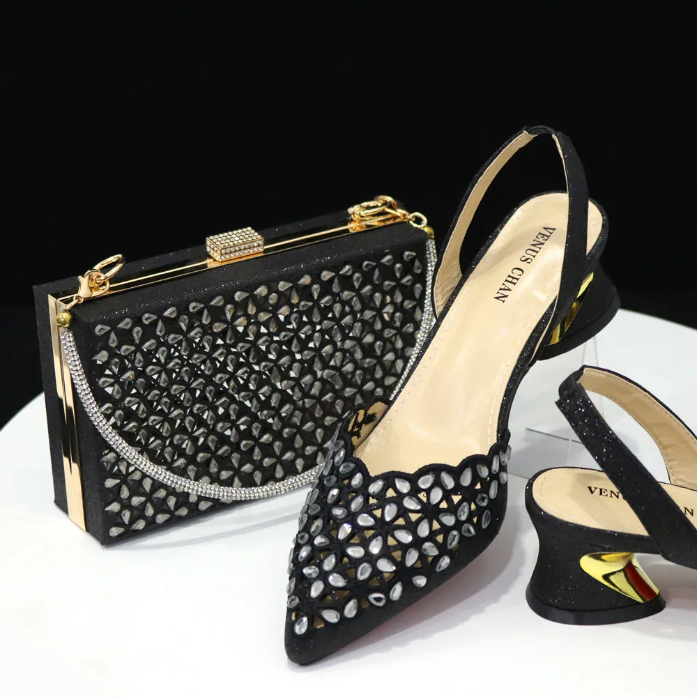 Black Color Nigeria Women Shoes And Matching Bag Set Fashionable Hand Work Pleated Ladies Heels Sandals And Bag Set For Party
Black Color Nigeria Women Shoes And Matching Bag Set Fashionable Hand Work Pleated Ladies Heels Sandals And Bag Set For Party