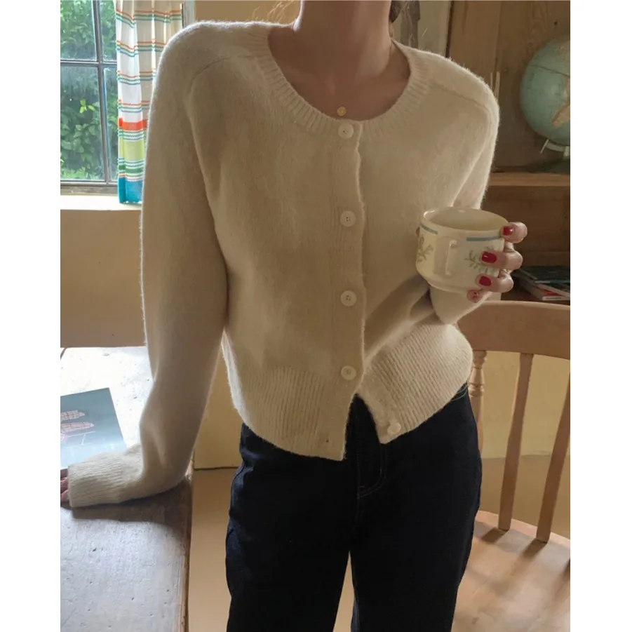 Женский удобный свитер Thi Long Sve Camere в Корейском стиле, осень-зима, универсальный вязаный топ с вставками на плечах
Женский удобный свитер Thi Long Sve Camere в Корейском стиле, осень-зима, универсальный вязаный топ с вставками на плечах