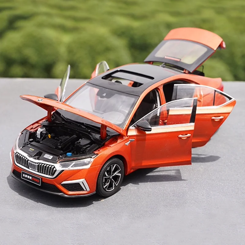 1/18 Alloy Skoda OCTAVIA PRO 2021 Metal Diecast Model Car Orange Blue Ornaments Display Boy Toys Gifts Collection
1/18 Alloy Skoda OCTAVIA PRO 2021 Metal Diecast Model Car Orange Blue Ornaments Display Boy Toys Gifts Collection
