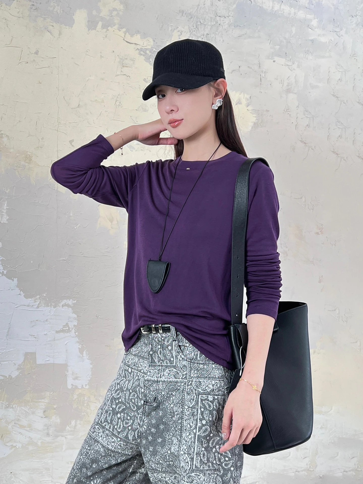 Высококачественный шерстяной драпированный воротник, стройнящий фигуру, с небольшой золотой этикеткой, базовая модель, осень-зима, новинка, простой шерстяной драпированный воротник для женщин...
Высококачественный шерстяной драпированный воротник, стройнящий фигуру, с небольшой золотой этикеткой, базовая модель, осень-зима, новинка, простой шерстяной драпированный воротник для женщин...