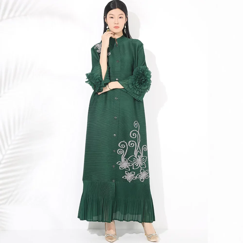 Miyake Style Pleated Dress Women's New Loose Large Size Handmade Shaking Flower Single-breasted Cardigan Pleated Long Skirt
Miyake Style Pleated Dress Women's New Loose Large Size Handmade Shaking Flower Single-breasted Cardigan Pleated Long Skirt
