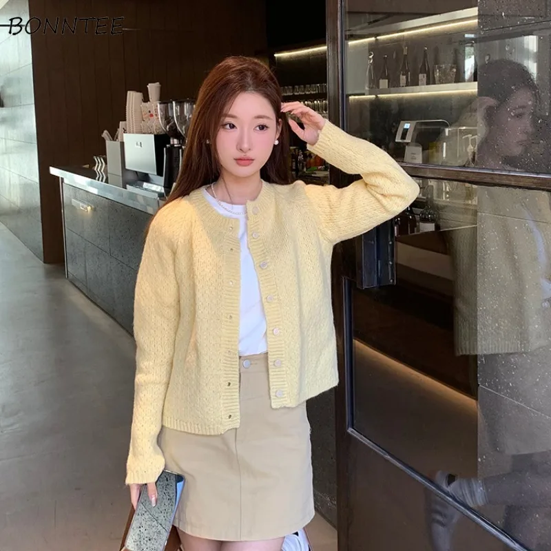 Cardigan Women Single Breasted Ins Korean Fashion Autumn O-neck All-match Gentle Stylish Daily Solid Knitted Trendy Ulzzang Y2k
Cardigan Women Single Breasted Ins Korean Fashion Autumn O-neck All-match Gentle Stylish Daily Solid Knitted Trendy Ulzzang Y2k