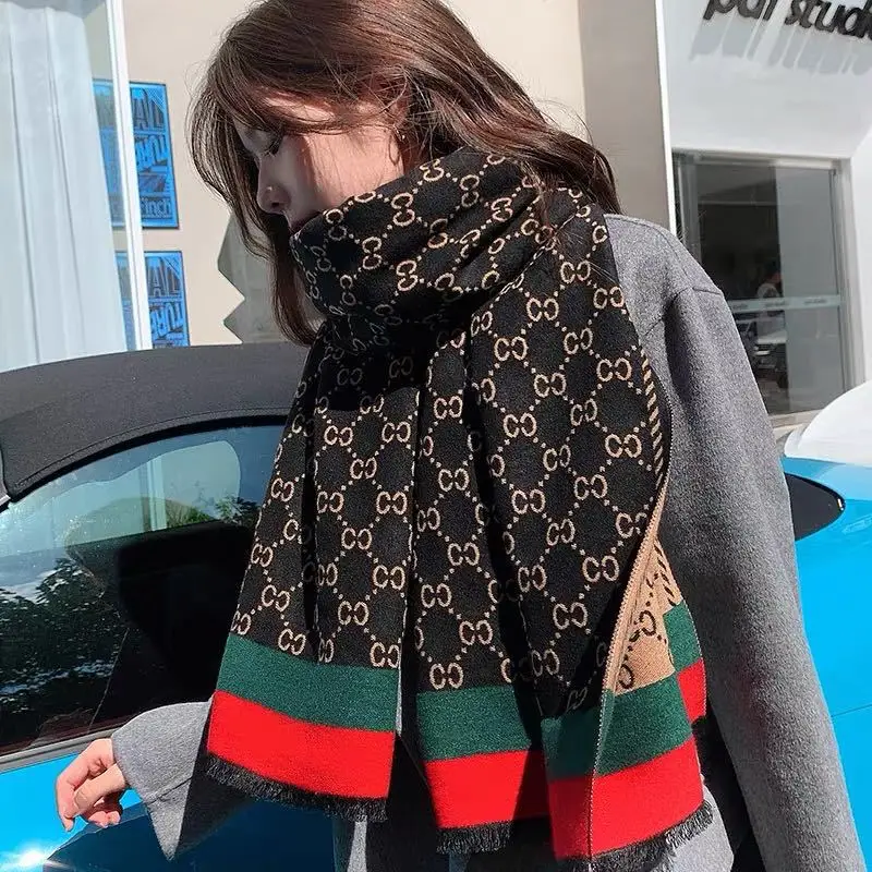 Новые роскошные зимние двусторонние кашемировые длинные шарфы с бахромой, высокое качество, женская утепленная шаль, женский теплый шарф из пашмины
Новые роскошные зимние двусторонние кашемировые длинные шарфы с бахромой, высокое качество, женская утепленная шаль, женский теплый шарф из пашмины