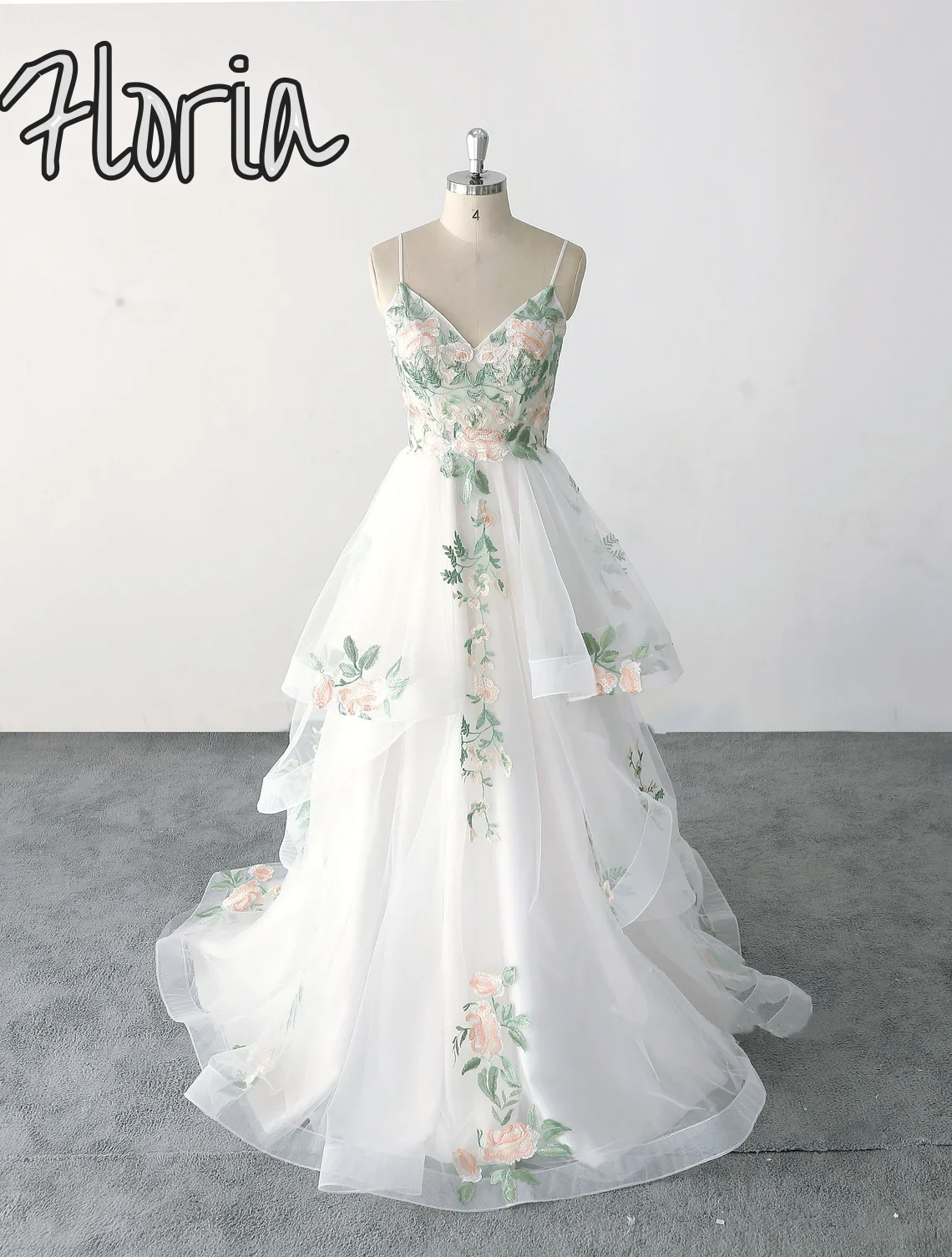 Forest Fairy Green Spaghetti strap Lace Wedding Dress With 3D Floral Appliues Custom Boho Multi Tiered Wedding Dress
Forest Fairy Green Spaghetti strap Lace Wedding Dress With 3D Floral Appliues Custom Boho Multi Tiered Wedding Dress