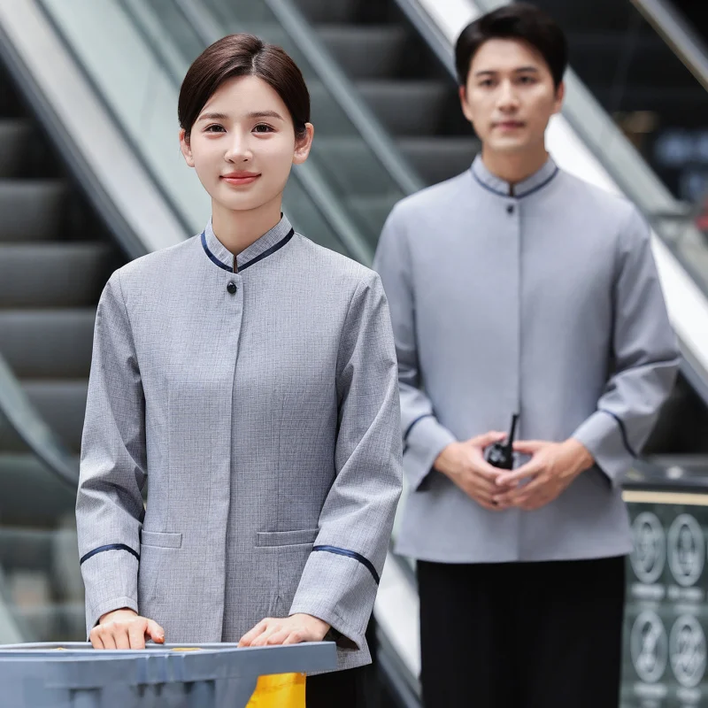 Униформа для уборщиков гостиничных номеров с длинными рукавами, рабочая одежда для персонала торговых центров и уборщиков, осенняя коллекция.
Униформа для уборщиков гостиничных номеров с длинными рукавами, рабочая одежда для персонала торговых центров и уборщиков, осенняя коллекция.