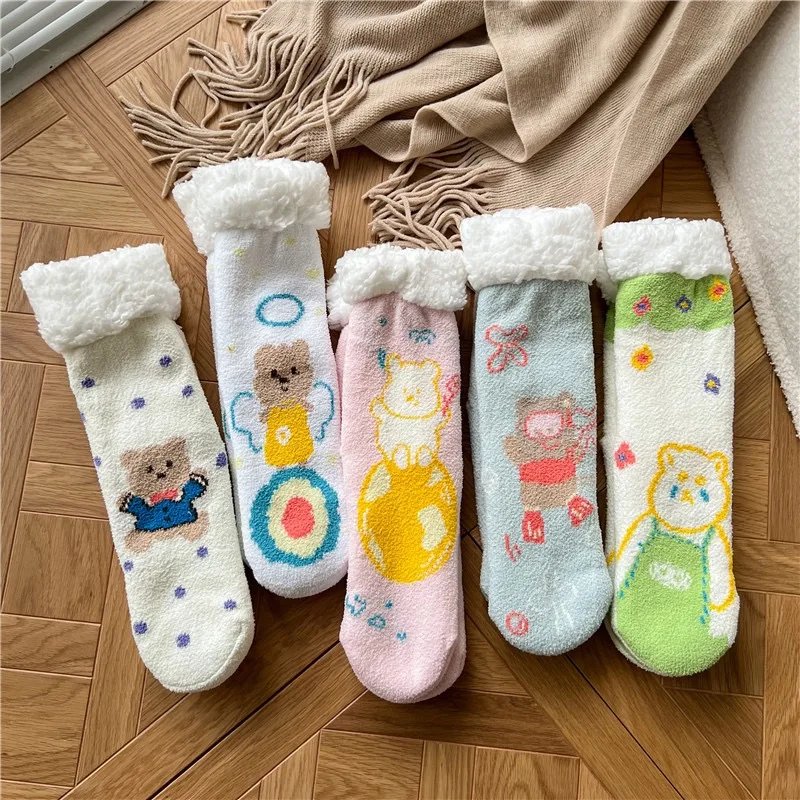 Носки до середины икры с милым медведем из мультфильма, утолщенные и изолированные женские домашние утолщенные флисовые носки из ягненка
Носки до середины икры с милым медведем из мультфильма, утолщенные и изолированные женские домашние утолщенные флисовые носки из ягненка