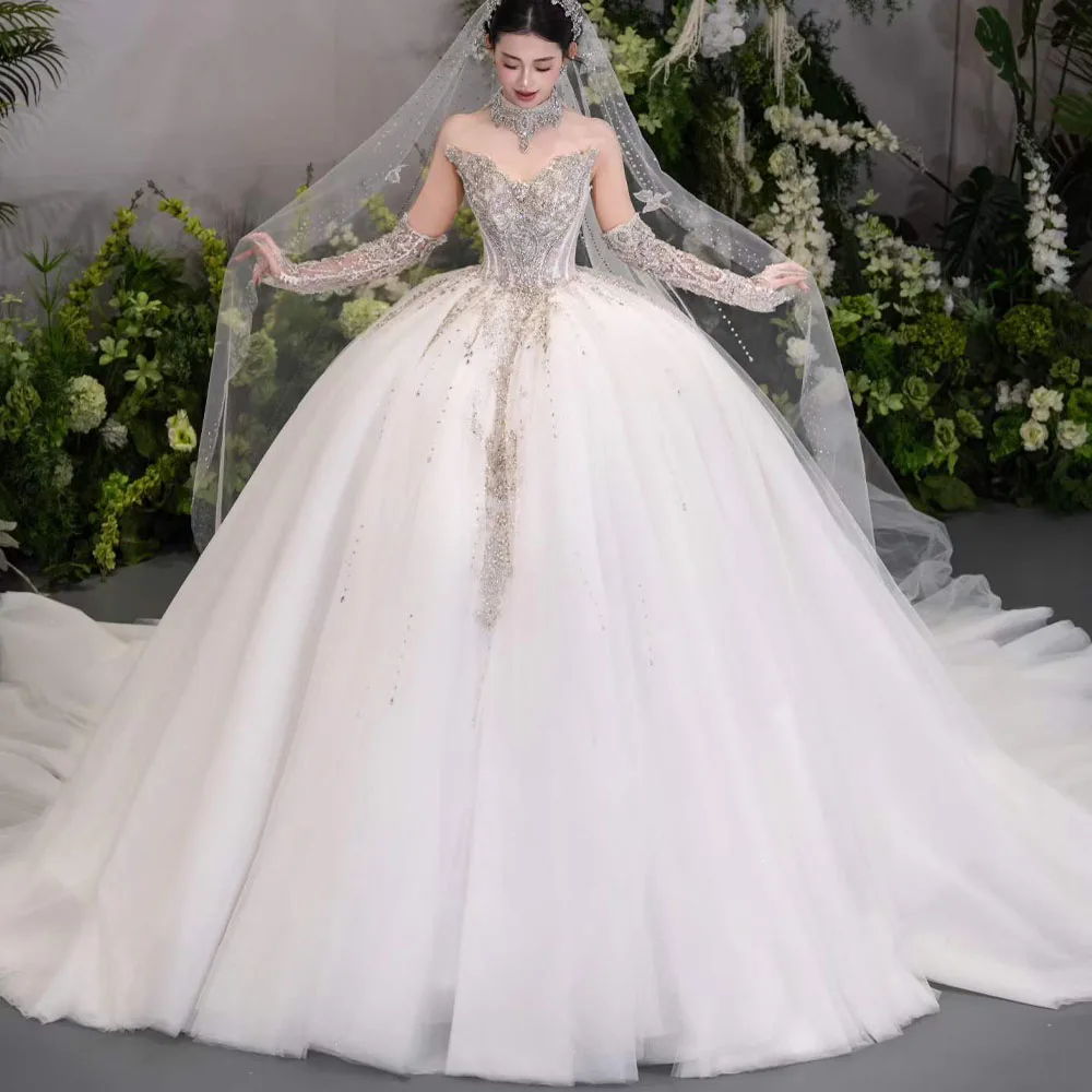 Luxury Sweetheart Wedding Dress With Long Sleeves Lace-Up Back Crystal Beading Princess Style Customizable Elegant Bridal Gown
Luxury Sweetheart Wedding Dress With Long Sleeves Lace-Up Back Crystal Beading Princess Style Customizable Elegant Bridal Gown