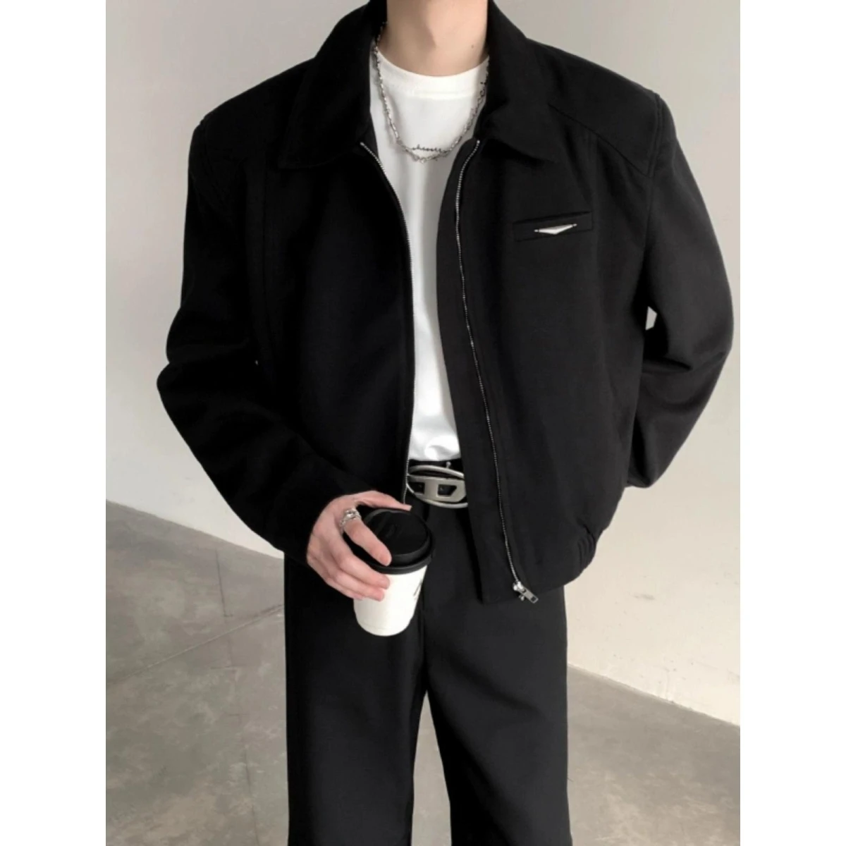 Мужская кожаная куртка в стиле ретро-американский кэжуал, винтажная, коричневая, с наплечниками, воротником-стойкой, молодежный тренд
Мужская кожаная куртка в стиле ретро-американский кэжуал, винтажная, коричневая, с наплечниками, воротником-стойкой, молодежный тренд