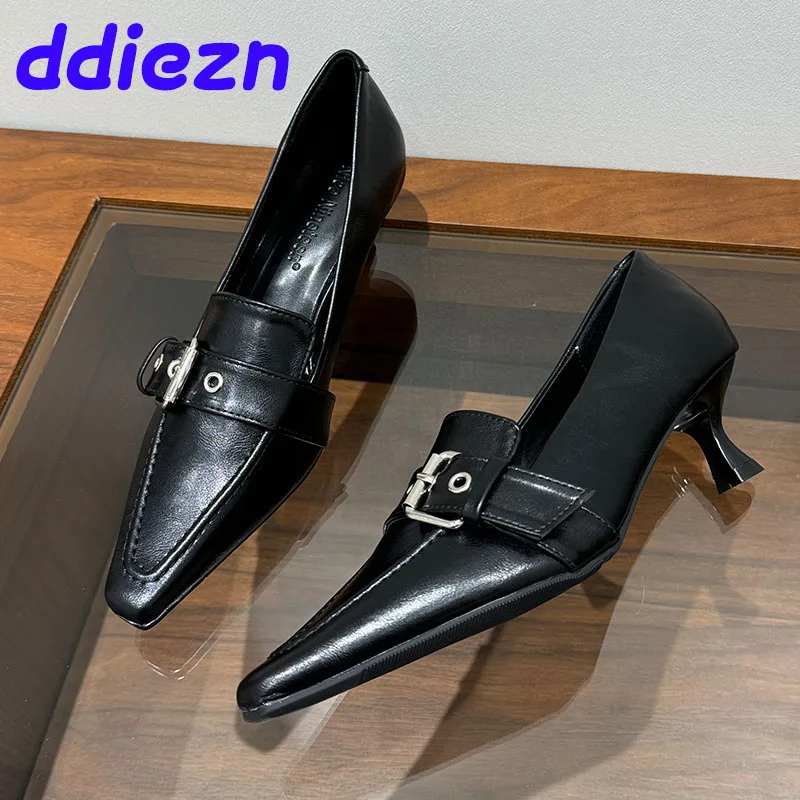 Fashion Shallow Ladies Pumps Slides Shoes Luxury Designer Metal Buckle Women Medium Heels Shoes Female Pointed Toe Footwear
Fashion Shallow Ladies Pumps Slides Shoes Luxury Designer Metal Buckle Women Medium Heels Shoes Female Pointed Toe Footwear