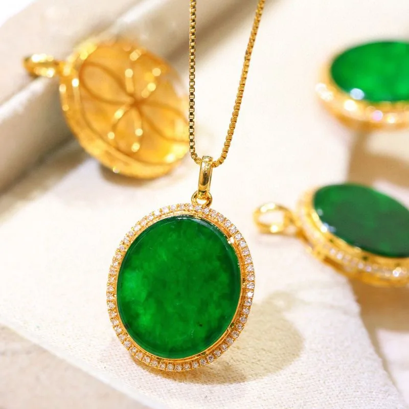 High quality Luxury unique design fashion natural chalcedony green circular necklace classic pendant clavicle chain jewelry
High quality Luxury unique design fashion natural chalcedony green circular necklace classic pendant clavicle chain jewelry