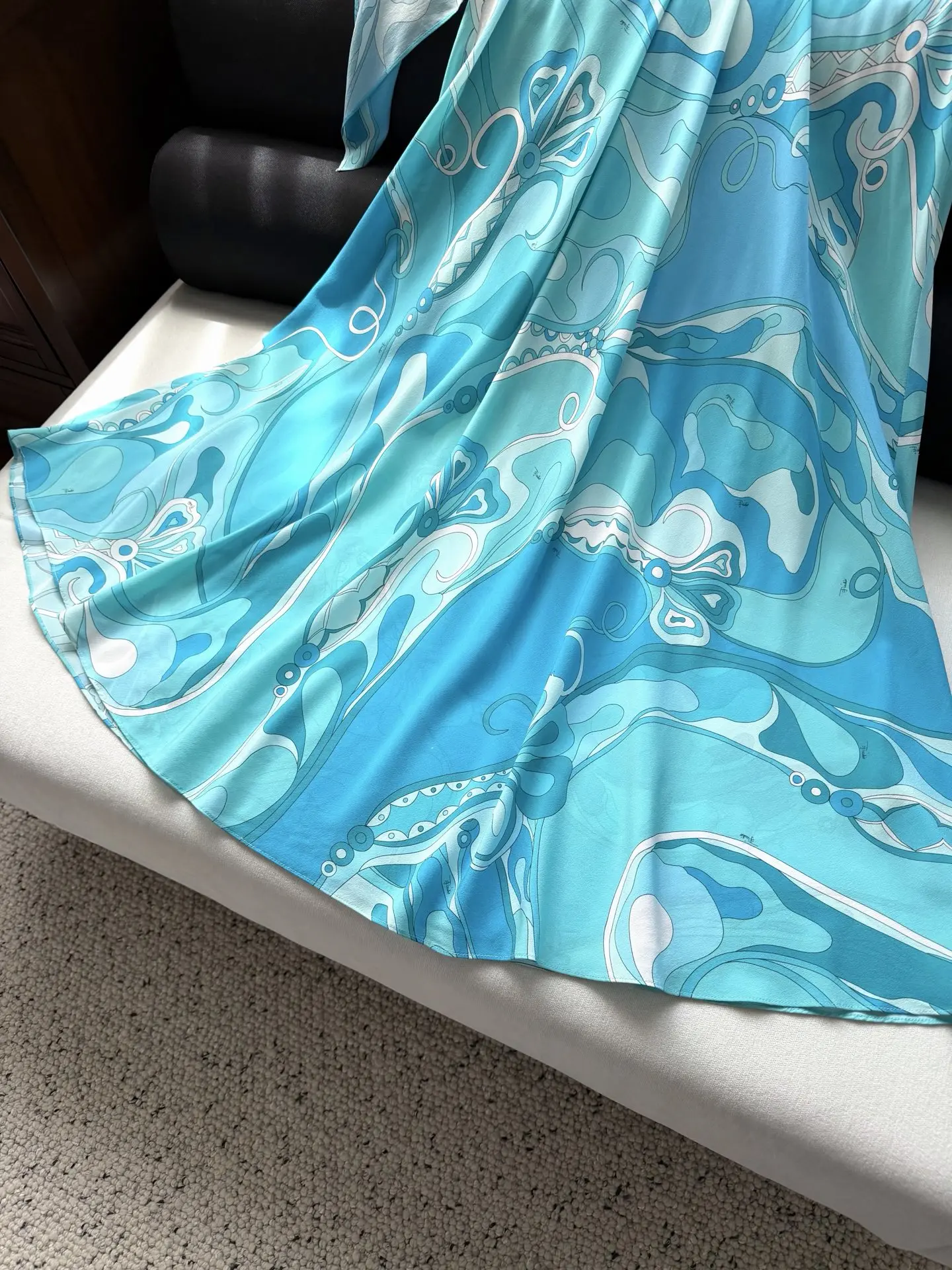 Summer Women's Casual Blue Midi Dress Fashion Ladies Printed Silk Long Robe with Half Button
Summer Women's Casual Blue Midi Dress Fashion Ladies Printed Silk Long Robe with Half Button