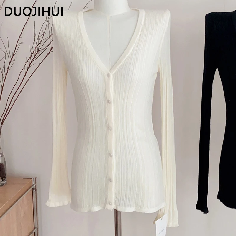 DUOJIHUI White Classic Knitting Loose Female Cardigan Basic V-neck Button Simple Pure Color Fashion Long Sleeve Women's Cardigan
DUOJIHUI White Classic Knitting Loose Female Cardigan Basic V-neck Button Simple Pure Color Fashion Long Sleeve Women's Cardigan
