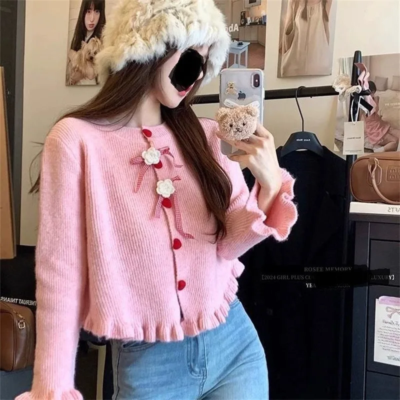Women Autumn Hotsweet Pink Knitted Cardigan Solid Long Sleeve Single Breasted Ruffles Korean Short Knitwear Sweater Casual
Women Autumn Hotsweet Pink Knitted Cardigan Solid Long Sleeve Single Breasted Ruffles Korean Short Knitwear Sweater Casual