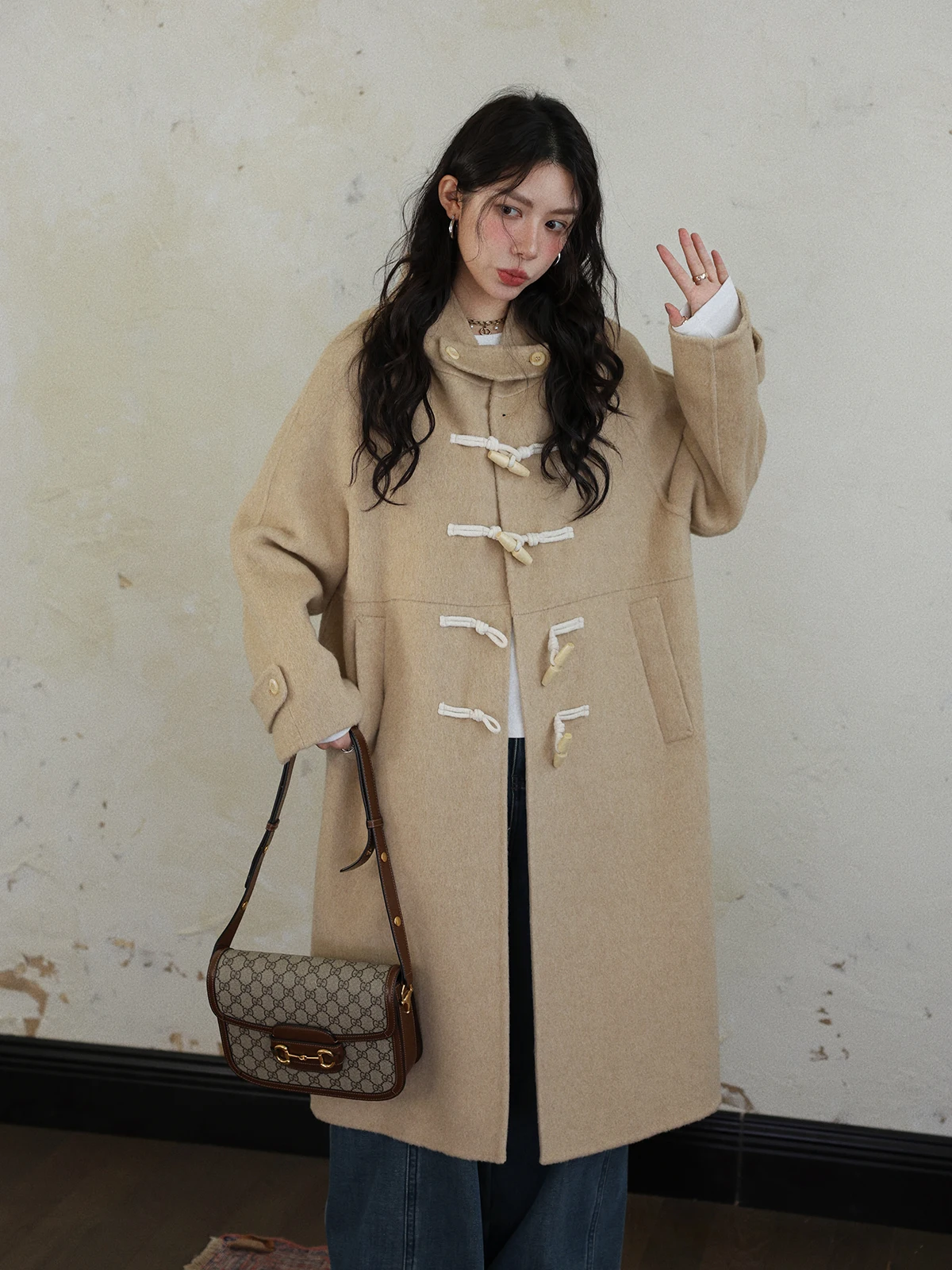DR Retro Wood Button Design Cheese Color Hooded Long Double-Sided Woolen Coat Woolen Women Winter Outerwear Warm Thick Long S...
DR Retro Wood Button Design Cheese Color Hooded Long Double-Sided Woolen Coat Woolen Women Winter Outerwear Warm Thick Long S...