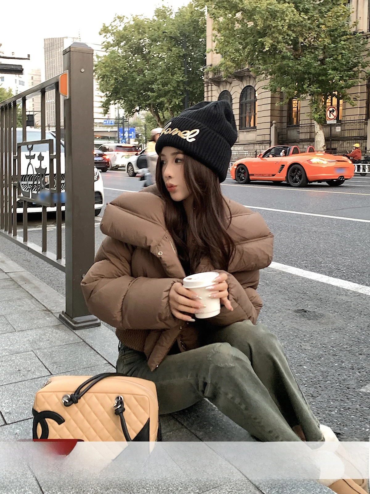 Теплая пуховая куртка цвета чая для женщин, свободного кроя, зимняя верхняя одежда, большие размеры, повседневная, из полиэфирного волокна
Теплая пуховая куртка цвета чая для женщин, свободного кроя, зимняя верхняя одежда, большие размеры, повседневная, из полиэфирного волокна