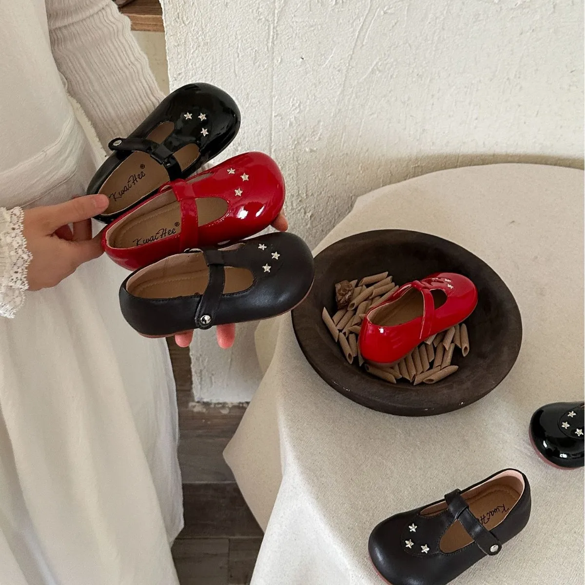 Kids'Casual Shoes Fashion Solid Color PU Leather Spring Shoes For Children Breathable Anti-slip Red Black Shoes Size 23-33
Kids'Casual Shoes Fashion Solid Color PU Leather Spring Shoes For Children Breathable Anti-slip Red Black Shoes Size 23-33
