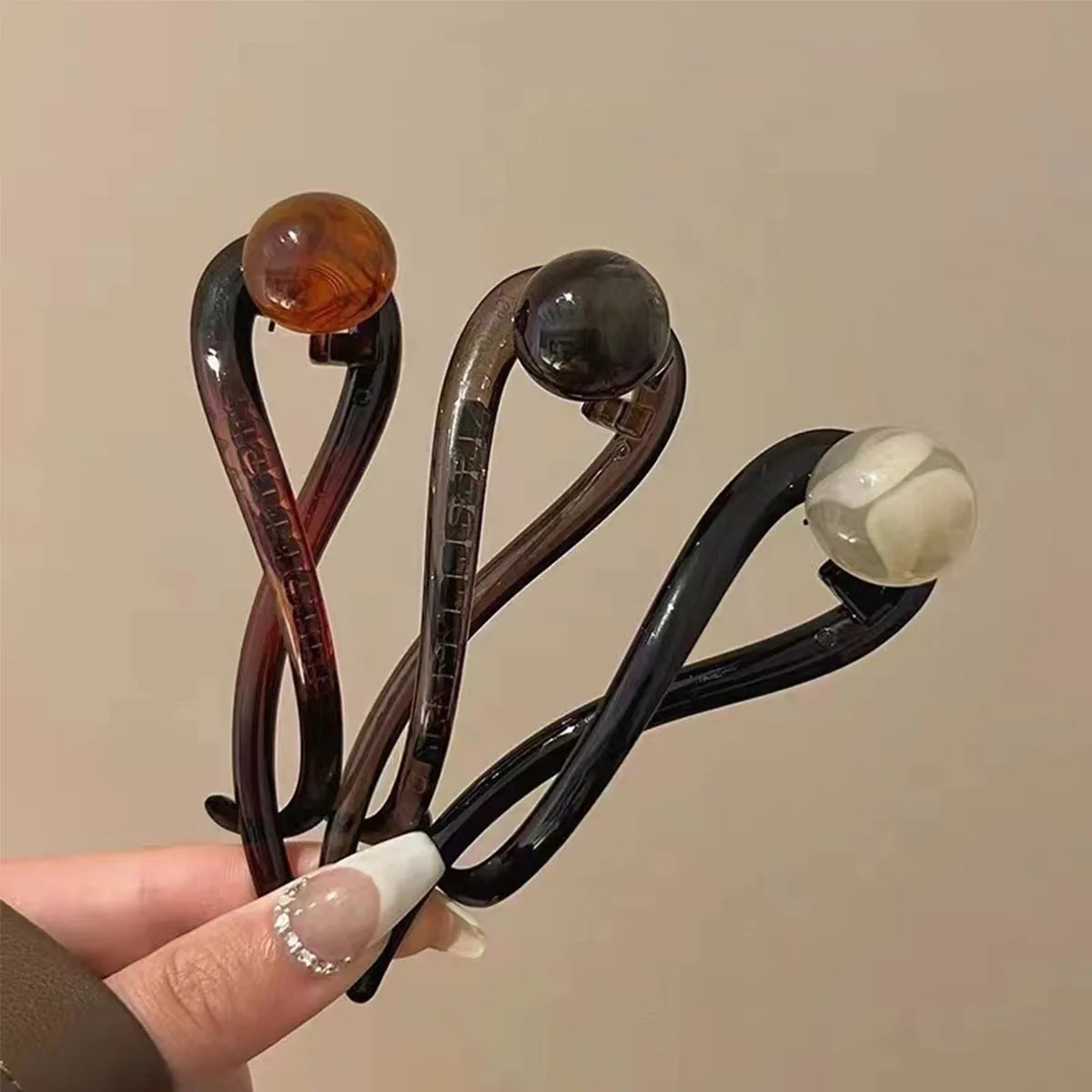 New Twist Hair Clip Plastic Acrylic Bead Imitation Pearl Hairpin Twisted Design Women Hair Accessories hair bow moon hair
New Twist Hair Clip Plastic Acrylic Bead Imitation Pearl Hairpin Twisted Design Women Hair Accessories hair bow moon hair