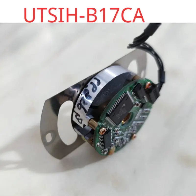 Used servo motor encoder UTSIH-B17CA motor model SGMGH-30ACA61
Used servo motor encoder UTSIH-B17CA motor model SGMGH-30ACA61