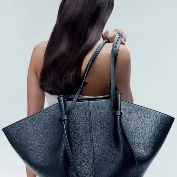 2026 Unique New Arrival Shoulder Bag Tote for Women Large Capacity Top Handle Crossbody Purse Casual Daily Luxury Handbag
2026 Unique New Arrival Shoulder Bag Tote for Women Large Capacity Top Handle Crossbody Purse Casual Daily Luxury Handbag