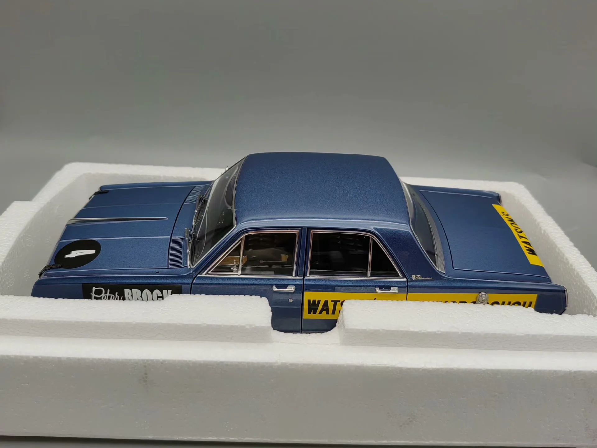 AUTOart 1:18 HR PREMIER 1969 P.BROCK No 4 Моделирование Ограниченная серия Все открытые металлические статические модели автомобиля Игрушка в подарок
AUTOart 1:18 HR PREMIER 1969 P.BROCK No 4 Моделирование Ограниченная серия Все открытые металлические статические модели автомобиля Игрушка в подарок